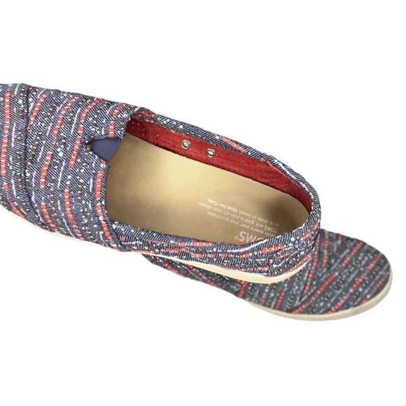 Toms Size 8.5 Womens Slip On Flats Textures Blue Red White Fabric Rubber Sole - Picture 5 of 8